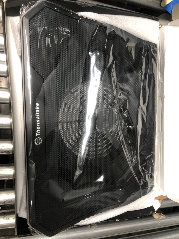 Photo 2 of Thermaltake Massive 20 RGB Steel Mesh Panel Single 200mm Fan 10"?19" Laptop Notebook Cooling Pad CL?N014?PL20SW?A