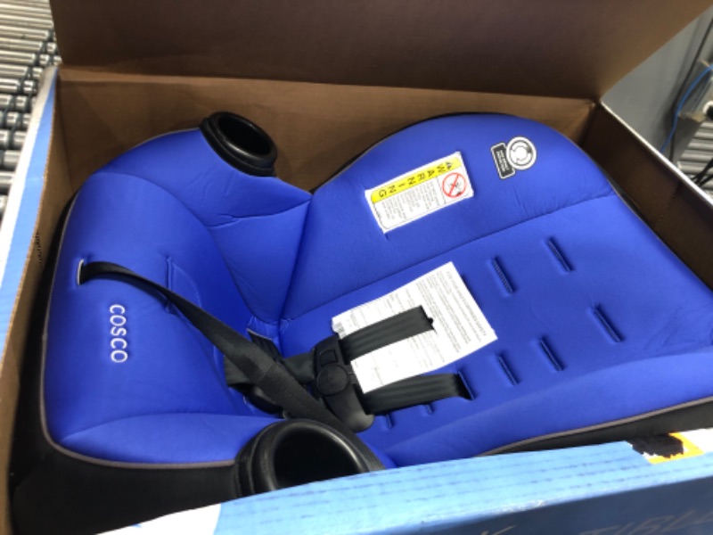 Photo 2 of Cosco Onlook 2-in-1 Convertible Car Seat, Rear-Facing 5-40 pounds and Forward-Facing 22-40 pounds and up to 43 inches, Vibrant Blue