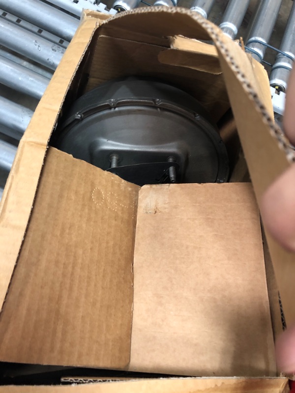 Photo 1 of Cardone 53-2727 Remanufactured Vacuum Power Brake Booster without Master Cylinder (Renewed)