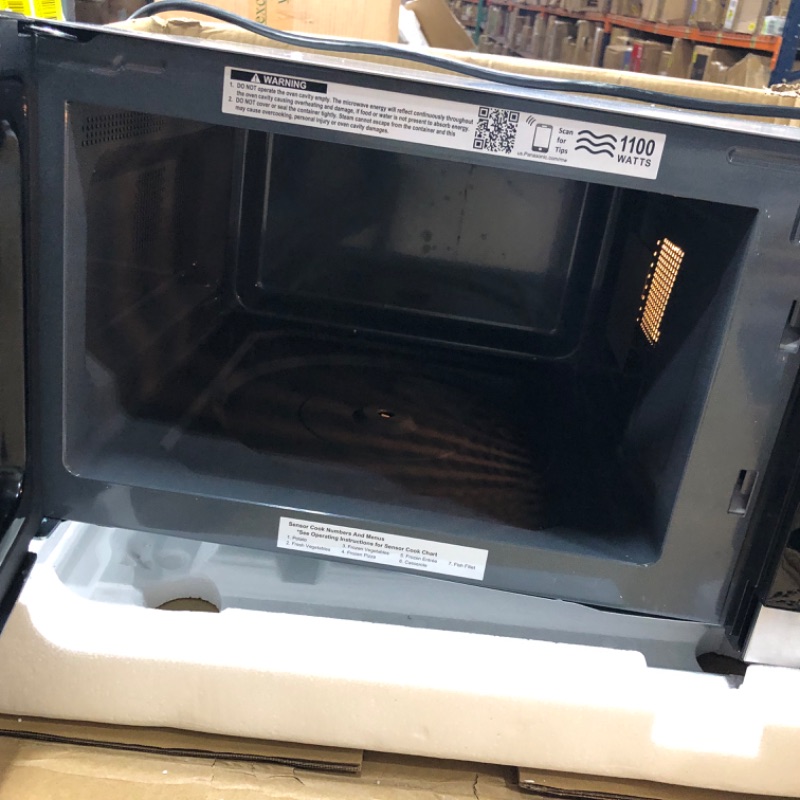 Photo 3 of **PARTS ONLY**
Panasonic NN-SU66LS 1100W with Genius Sensor Cook and Auto Defrost Countertop Microwave Oven, 1.3 cu ft, Stainless Steel