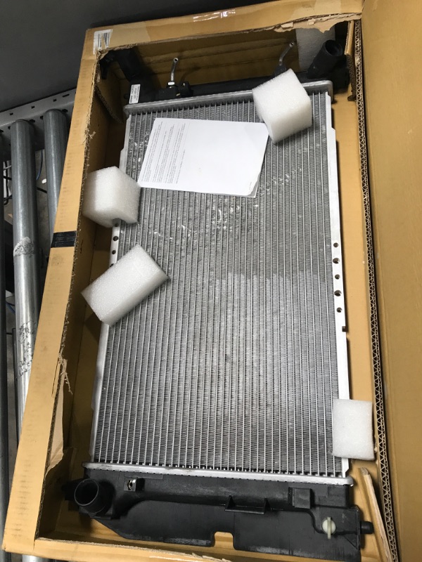 Photo 2 of Denso 2210514 Radiator