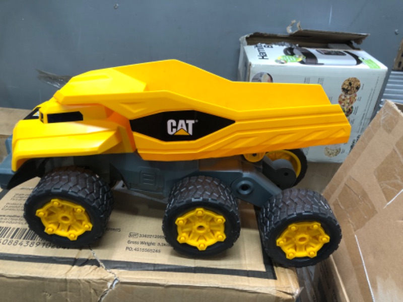 Photo 3 of Cat Construction Massive Mover Dump Truck - Remote Control Truck , RC truck