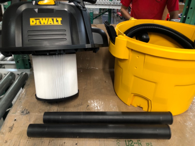 Photo 2 of DEWALT DXV09P 9 gallon Poly Wet/Dry Vac, Yellow