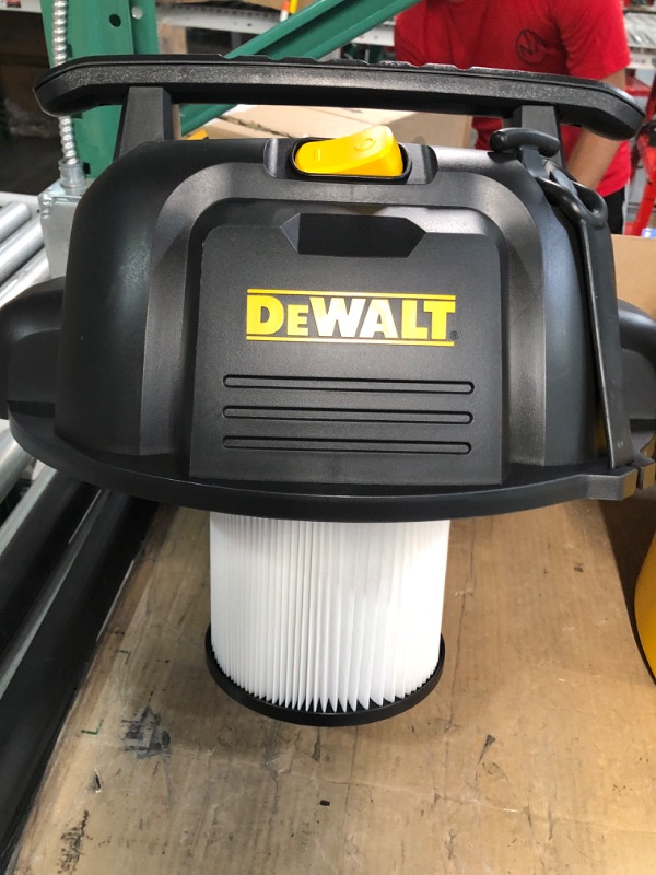 Photo 3 of DEWALT DXV09P 9 gallon Poly Wet/Dry Vac, Yellow