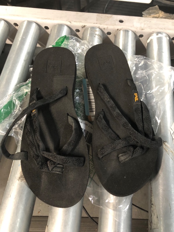 Photo 2 of *USED - LOOKS NEW* Teva Women's Olowahu Flip-Flop, Black, Size 9