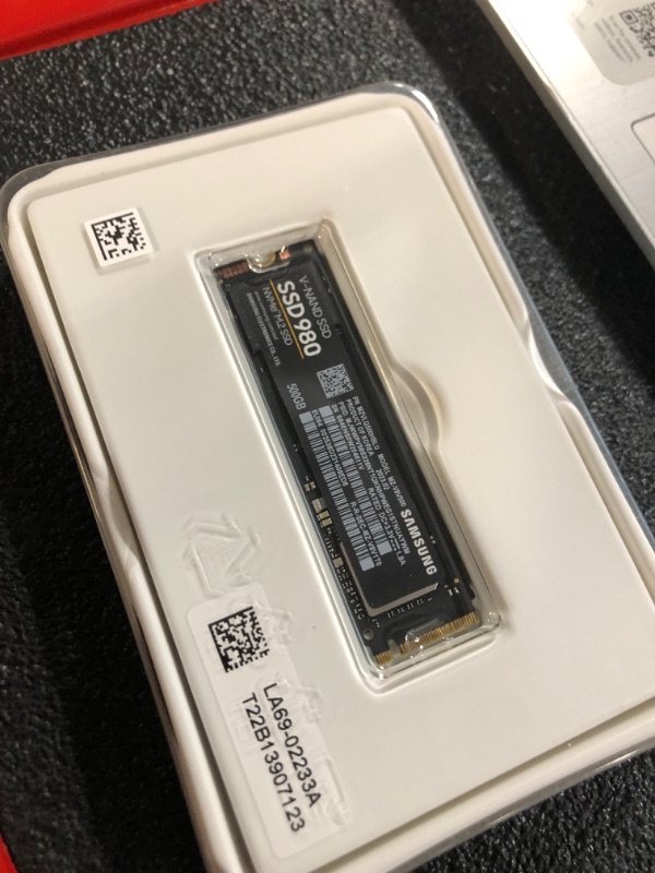 Photo 2 of AMSUNG 980 SSD 500GB PCle 3.0x4, NVMe M.2 2280, Internal Solid State Drive, Storage for PC, Laptops, Gaming and More, HMB Technology, Intelligent Turbowrite, Speeds up-to 3,500MB/s, MZ-V8V500B/AM