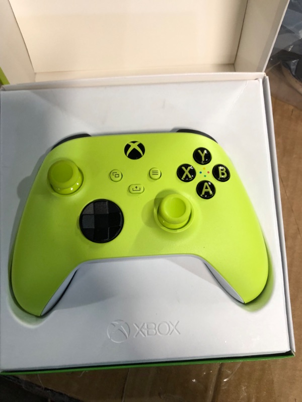 Photo 2 of Xbox Core Wireless Controller – Electric Volt