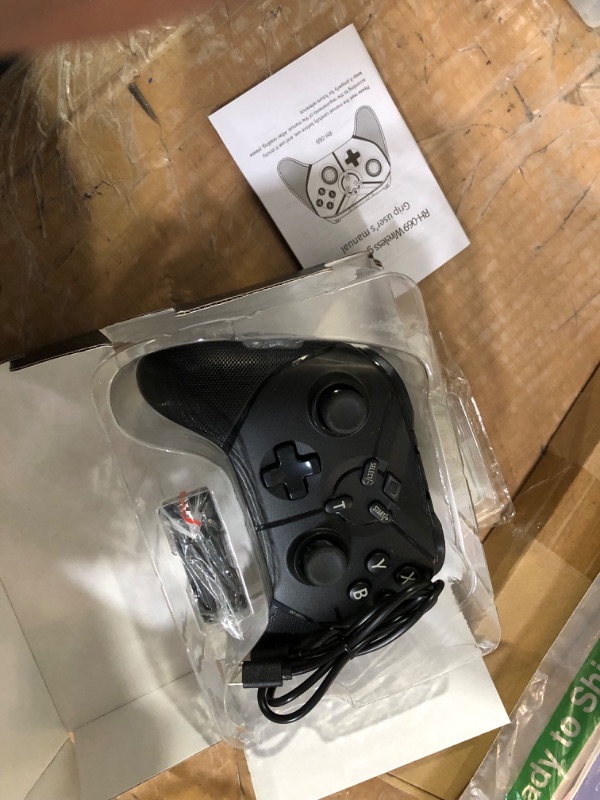 Photo 4 of RH-069 Wireless Game Pro Controller Gamepad