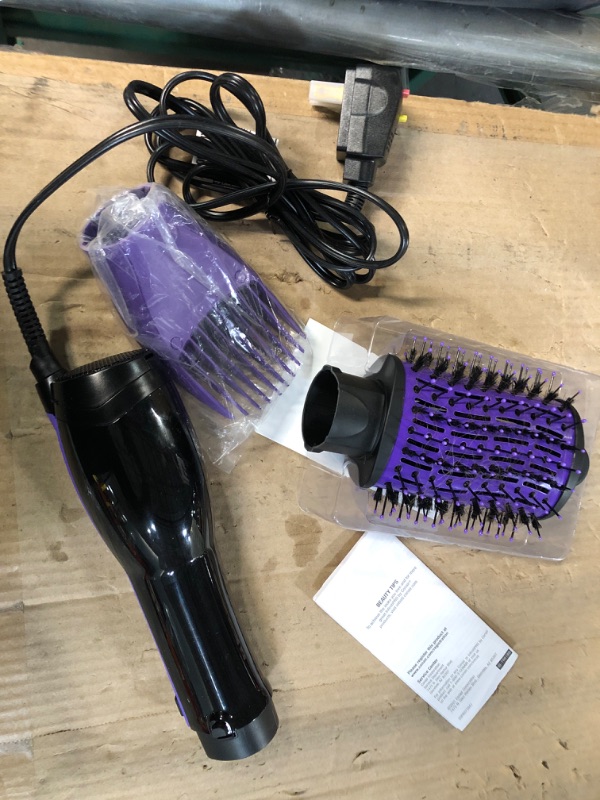 Photo 2 of * item used * tested * works 
INFINITIPRO BY CONAIR The Knot Dr. All-in-One Oval Dryer Brush, Hair Dryer & Volumizer, Hot Air Brush