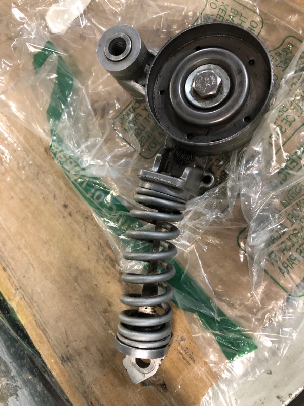 Photo 2 of * used * missing screw *
GM Genuine Parts 25195388 Drive Belt Tensioner