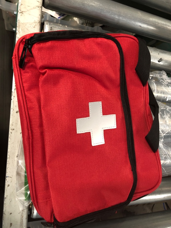 Photo 2 of [PHOTO AS REFERENCE, ITEM DOES NOT COME WITH ACCESSORIES]
CURMIO Small First Aid Bag