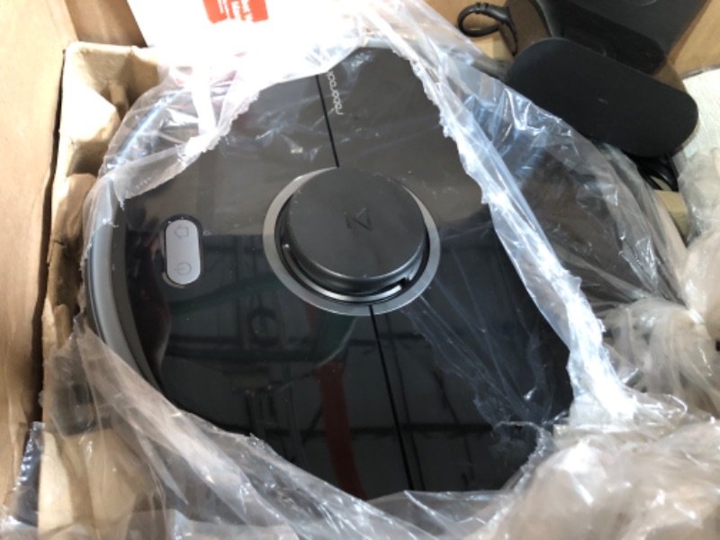 Photo 4 of roborock S7 Robot Vacuum and Mop,