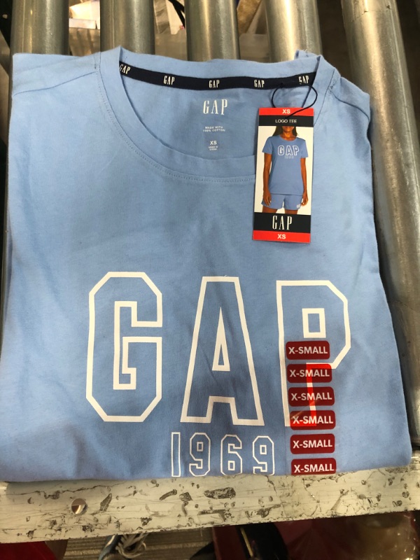 Photo 2 of GAP Ladies Graphic Logo Crew Neck Short Sleeve Tee - SIZE: XS