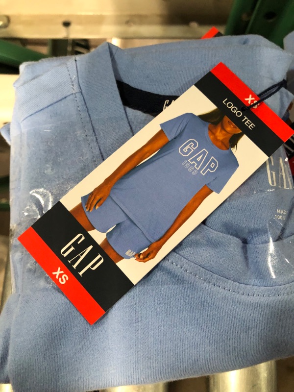 Photo 1 of GAP Ladies Graphic Logo Crew Neck Short Sleeve Tee - SIZE XS 