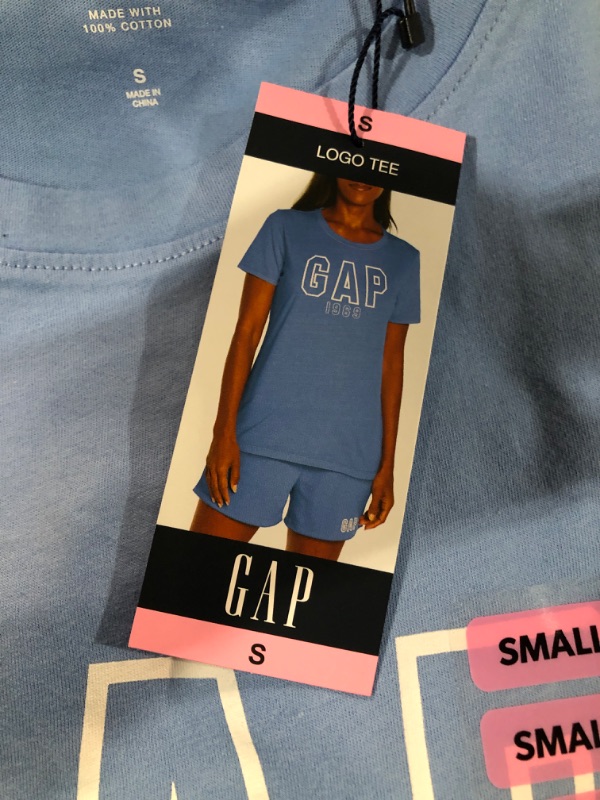 Photo 4 of GAP Ladies Graphic Logo Crew Neck Short Sleeve Tee - SIZE S