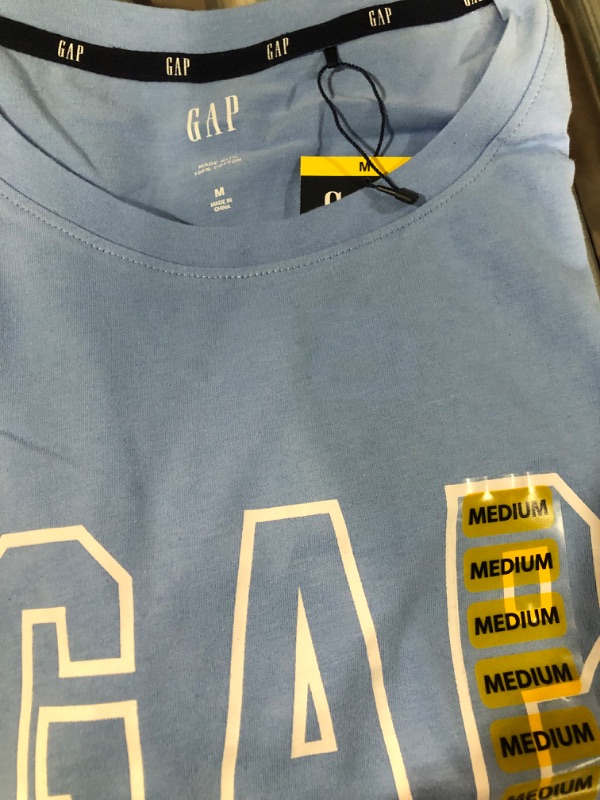 Photo 3 of GAP Ladies Graphic Logo Crew Neck Short Sleeve Tee - SIZE M