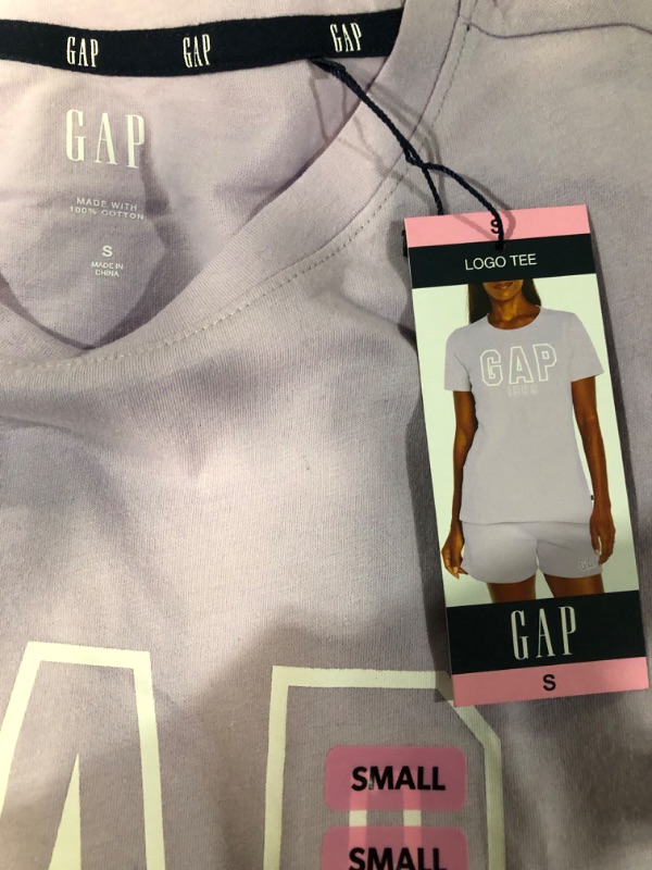 Photo 2 of GAP Ladies Graphic Logo Crew Neck Short Sleeve Tee - SIZE S