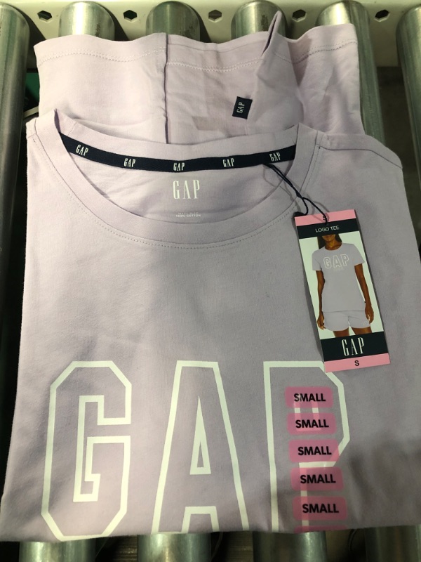 Photo 2 of GAP Ladies Graphic Logo Crew Neck Short Sleeve Tee - SIZE S