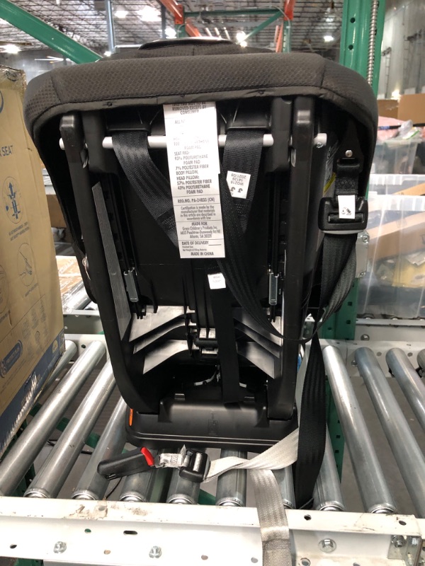 Photo 6 of Graco Extend2Fit Convertible Car Seat, Gotham 2-in-1 Gotham