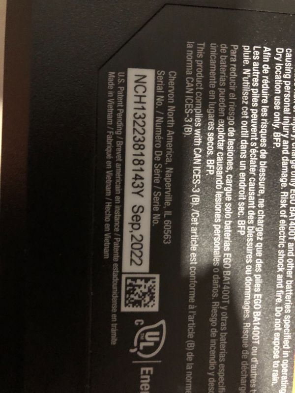 Photo 5 of (FOR PARTS ONLY) ***LIGHTS UP WHEN PLUGGED IN - UNABLE TO TEST FURTHER***
EGO Power+ BA2242T 56-Volt 4.0Ah Battery with Upgraded Fuel Gauge, Green, With Charger