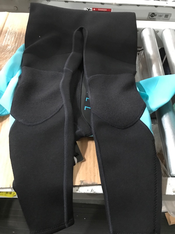 Photo 3 of LOOKS NEW**
O'Neill Youth Reactor-2 3/2mm Back Zip Full Wetsuit 10 Black/Aqua