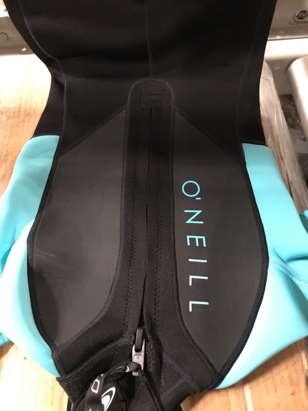 Photo 4 of LOOKS NEW**
O'Neill Youth Reactor-2 3/2mm Back Zip Full Wetsuit 10 Black/Aqua