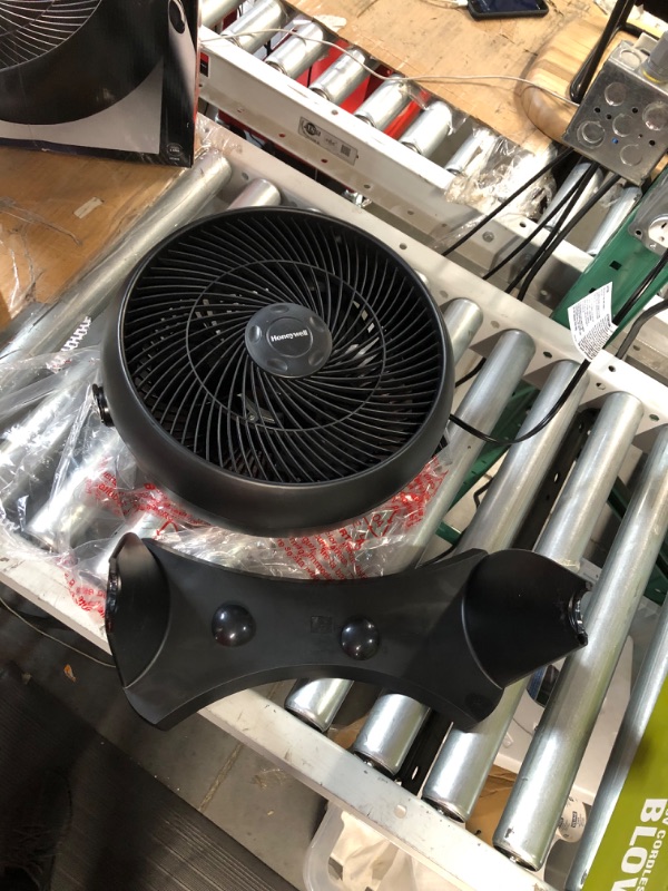 Photo 2 of 12 in. 3 Speed Whole Room Circulator Floor Fan