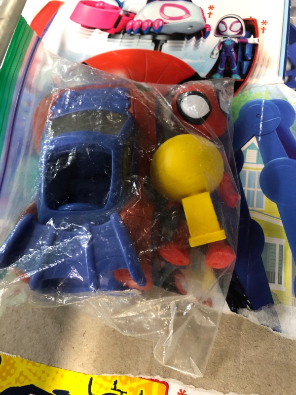 Photo 3 of * item damaged * sold for parts or repair *
Hasbro Collectibles - Marvel Spidey and His Amazing FriendsWebquarters