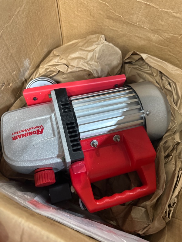 Photo 2 of [FOR PARTS]
Robinair (15501) VacuMaster Economy Vacuum Pump - 2-Stage, 118 liters/minute