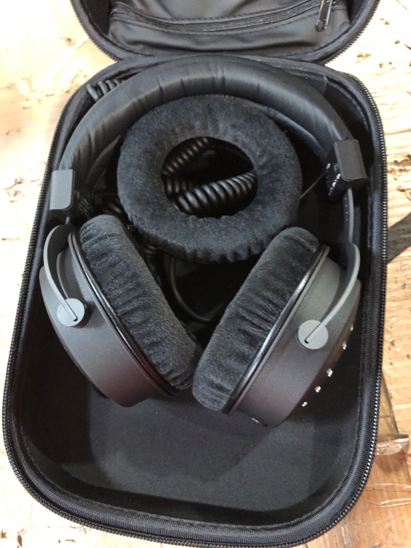 Photo 5 of beyerdynamic DT 1990 PRO 250 Ohm Open Studio Headphones (710490)