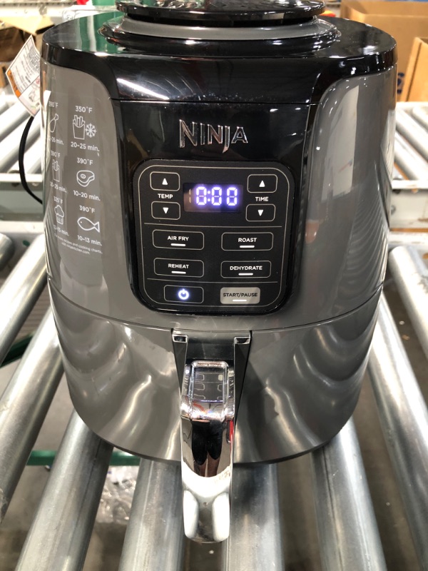 Photo 2 of (USED/MINOR DAMAGE) Ninja AF101 Air Fryer , Black/Grey 4 Quarts