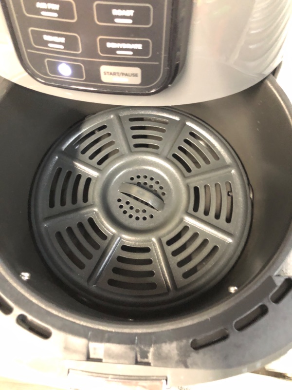 Photo 4 of (USED/MINOR DAMAGE) Ninja AF101 Air Fryer , Black/Grey 4 Quarts