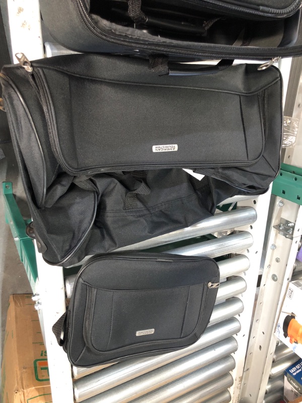 Photo 4 of USED - American Tourister Fieldbrook XLT Softside Upright Luggage, Black, 4-Piece Set 