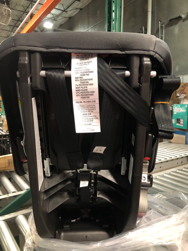 Photo 6 of Graco Extend2Fit Convertible Car Seat 