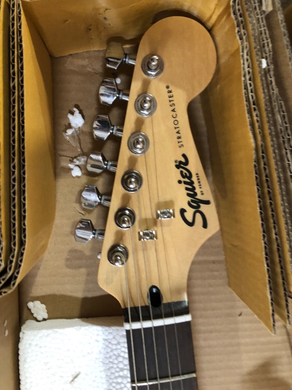 Photo 4 of [Notes]Squier by Fender Stratocaster Beginner Guitar Pack, Laurel Fingerboard, Brown Sunburst, 