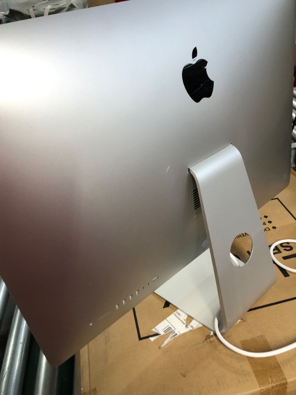 Photo 6 of *****CRACKED SCREEN***** Early 2019 Apple iMac with 3.0GHz Intel Core i5 (27 inch Retina 5K, 16GB RAM, 1TB) Silver