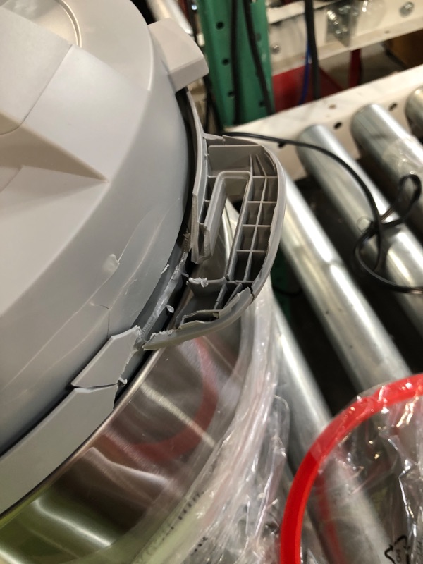 Photo 5 of **Damaged handle**Instant Pot Duo Plus, 8-Quart Whisper Quiet 9-in-= 8QT Duo Plus