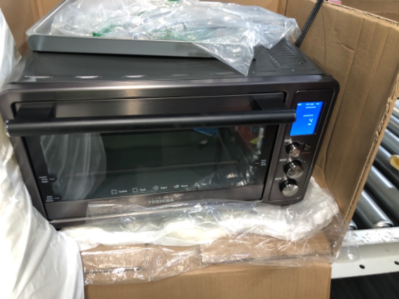 Photo 3 of **PARTS ONLY, NON-FUNCTIONAL** Toshiba Speedy Convection Toaster Oven Countertop with Double Infrared Heating