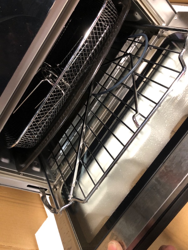 Photo 3 of * item does not turn on * sold for parts *
Instant Omni Pro 19 QT/18L Air Fryer Toaster Oven Combo, From the Makers of Instant Pot, 