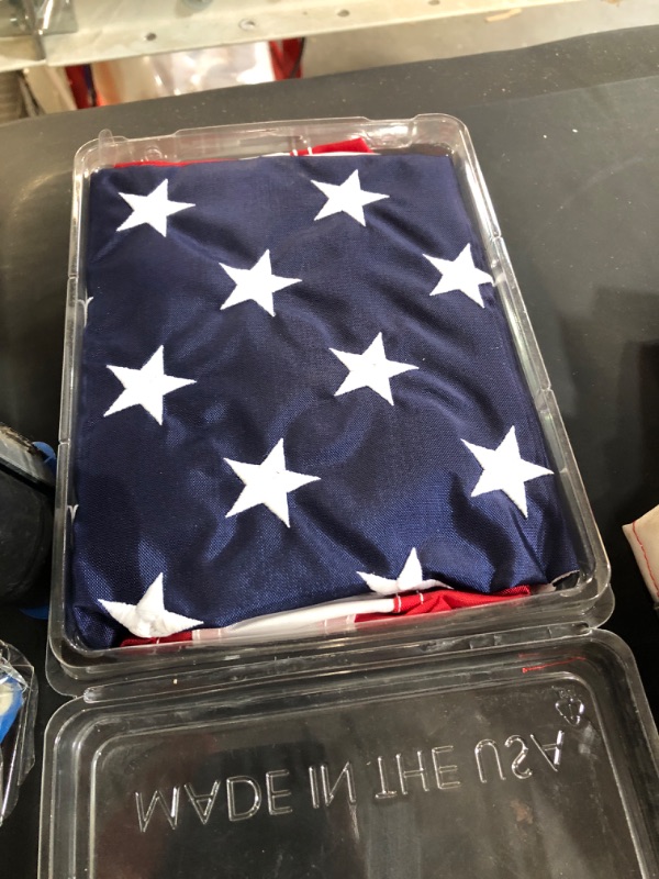 Photo 2 of 100 % MADE IN THE USA SEASONAL DESIGNS American American US Nylon Flag, 2.5 by 4'