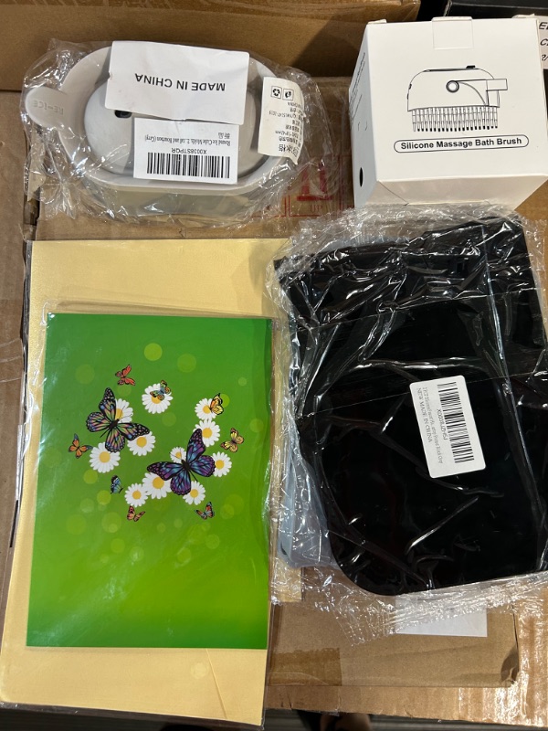 Photo 1 of **MISCELLANEOUS BUNDLE**
