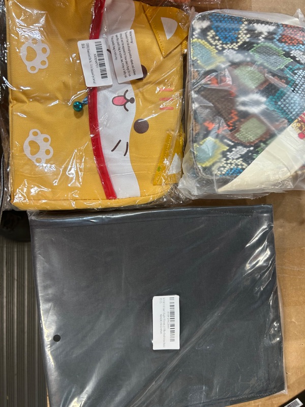 Photo 1 of **MISCELLANEOUS BUNDLE**

