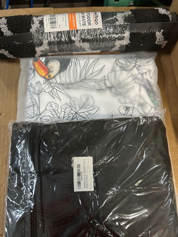 Photo 1 of **MISCELLANEOUS BUNDLE**
