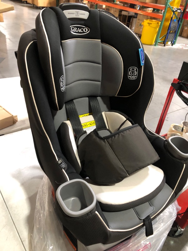 Photo 9 of Graco Extend2Fit Convertible Car Seat, Gotham