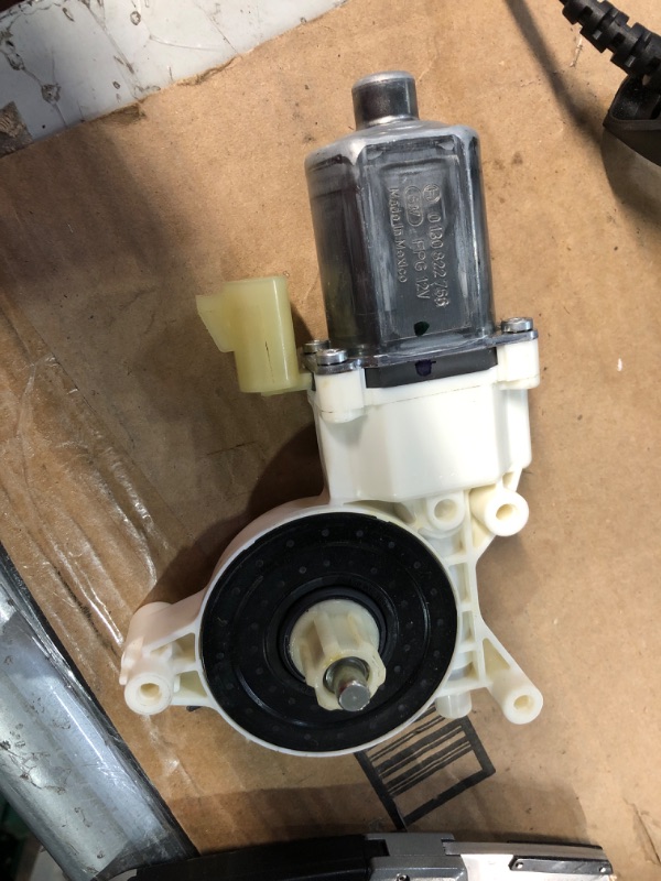 Photo 1 of ACDelco 19179943 GM Original Equipment Power Window Regulator Motor