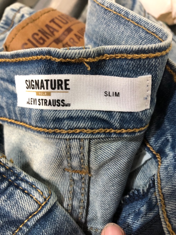 Photo 3 of Signature by Levi Strauss & Co. 29X30L