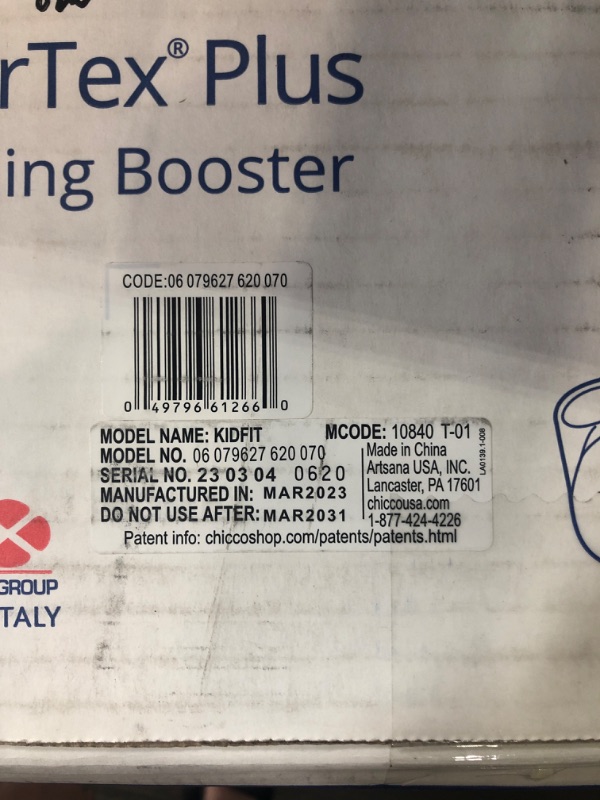 Photo 1 of Chicco KidFit ClearTex Plus 2-in-1 Belt-Positioning Booster Car Seat, Backless and High Back Booster Seat, for Children Aged 4 Years and up and 40-100 lbs. | Reef/Navy KidFit Plus with ClearTex® No Chemicals Reef