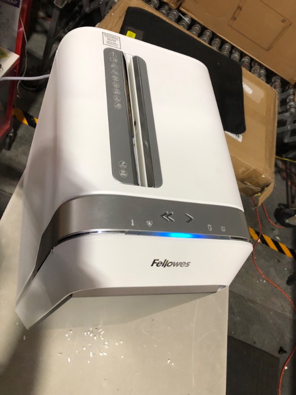 Photo 5 of ***SEE NOTES***
Fellowes LX22M 20 Sheet P-4 Micro-Cut, White