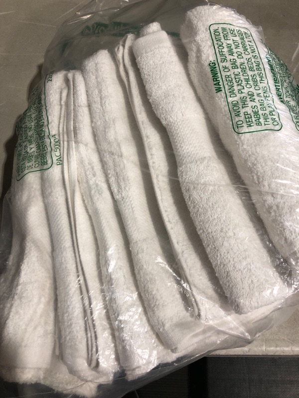 Photo 2 of *USED* Utopia Towels 6 Pack Medium Bath Towel Set, 100% Ring Spun Cotton (24 x 48 Inches) Lightweight and Highly Absorbent Quick Drying Towels, Premium Towels for Hotel, Spa and Bathroom (White)
