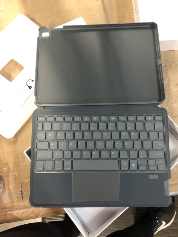 Photo 2 of Qulose Keyboard Case for iPad 9th/8th/7th Gen, 7 Color Backlit Keyboard with Pencil Holder, Multi-Touch Trackpad, Detachable Keyboard Case for 9th/8th/7th Gen 10.2"/iPad Air 3/iPad Pro 10.5" 10.2&10.5 inch